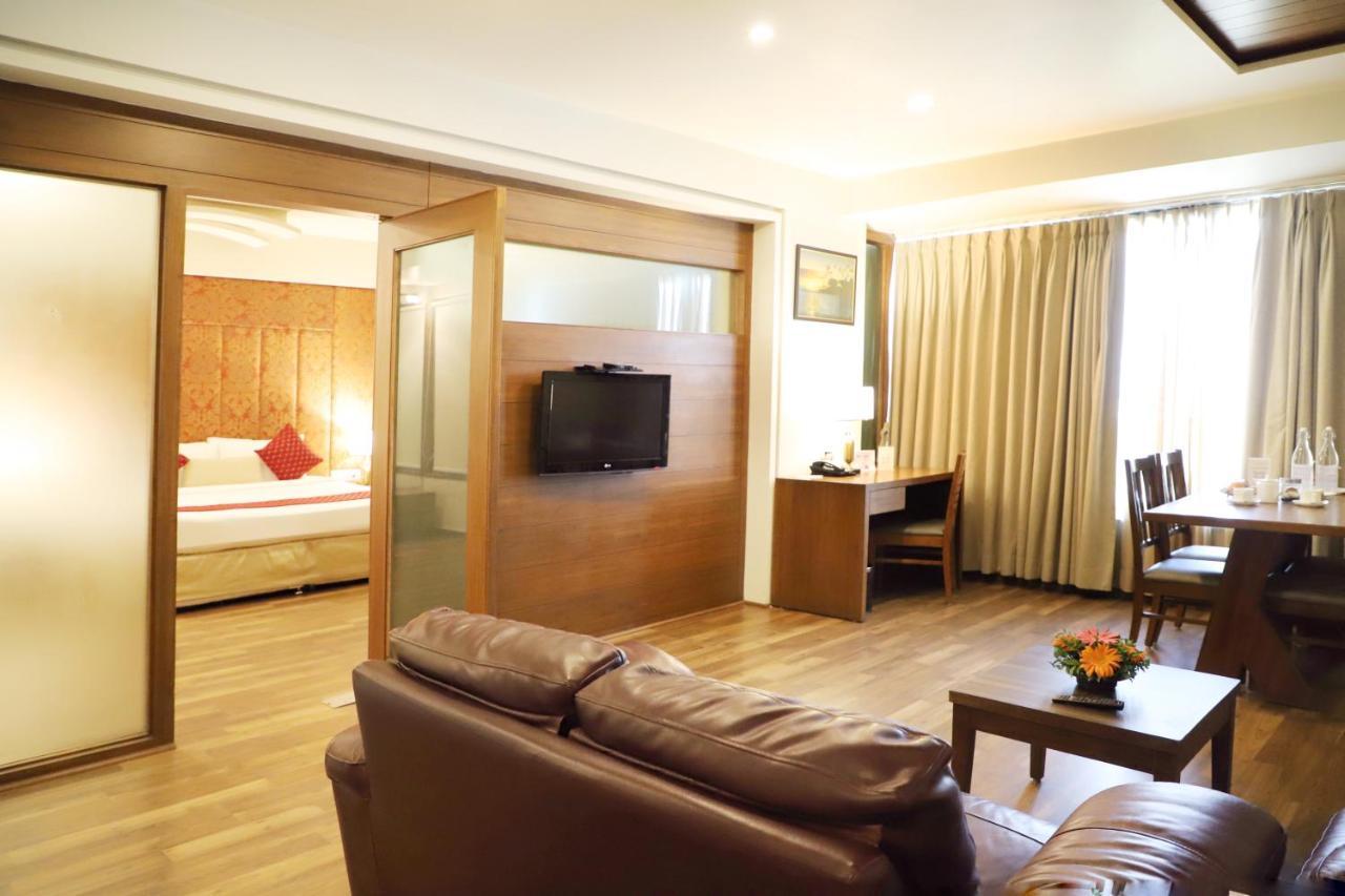 Boulevard 9 Luxury Resort & Spa Nadiad Екстер'єр фото