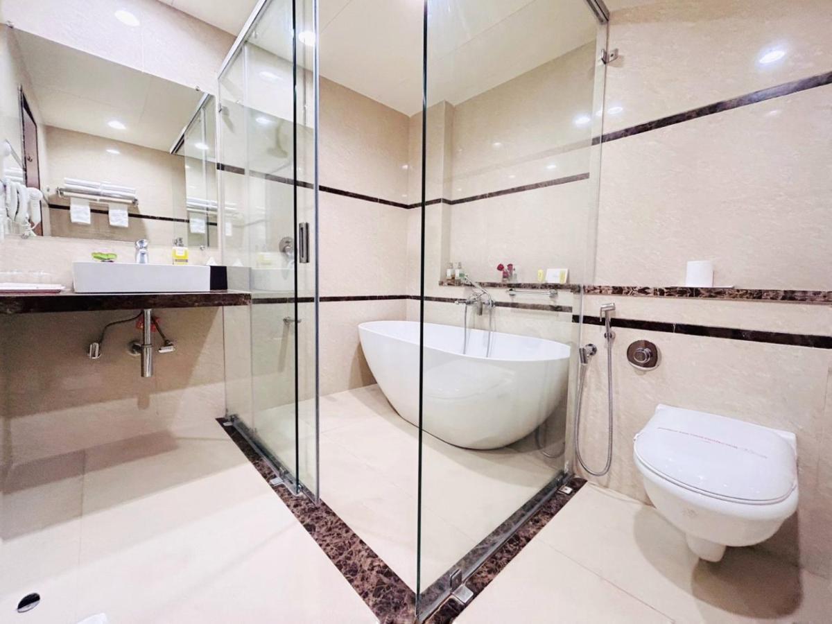 Boulevard 9 Luxury Resort & Spa Nadiad Екстер'єр фото