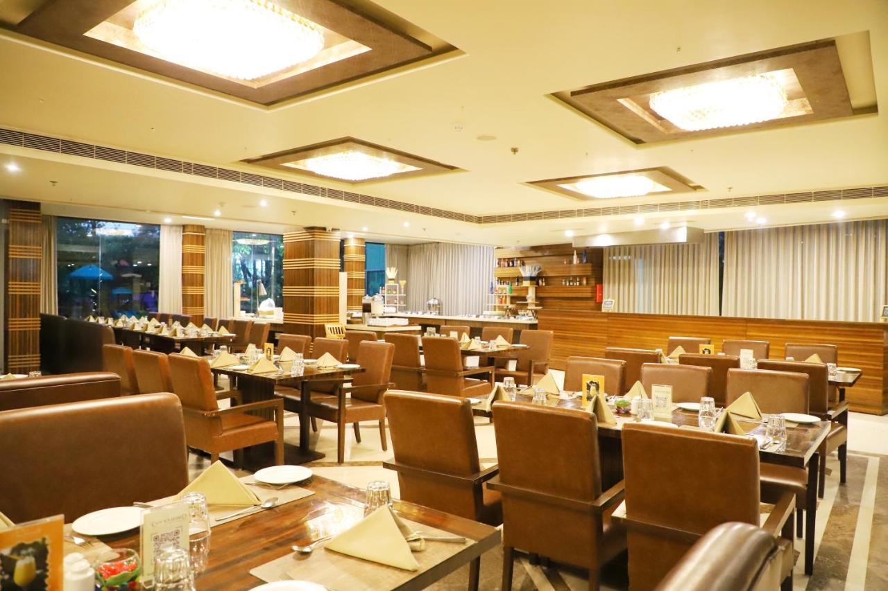 Boulevard 9 Luxury Resort & Spa Nadiad Екстер'єр фото