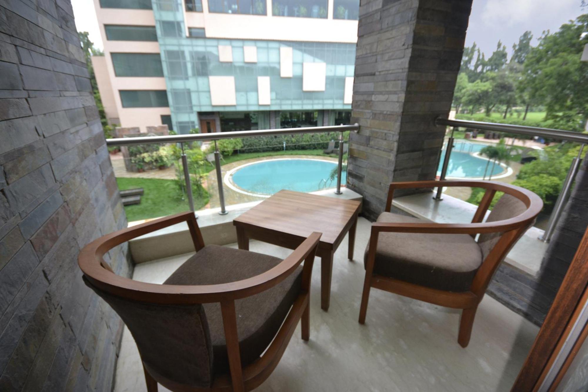 Boulevard 9 Luxury Resort & Spa Nadiad Екстер'єр фото