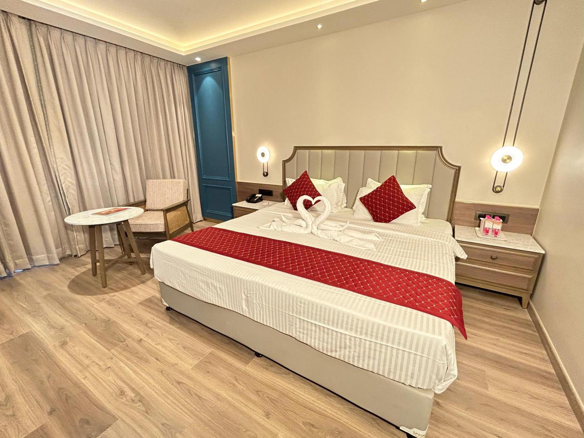 Boulevard 9 Luxury Resort & Spa Nadiad Екстер'єр фото