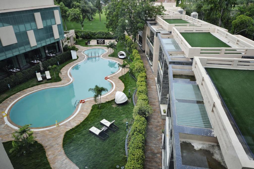 Boulevard 9 Luxury Resort & Spa Nadiad Екстер'єр фото