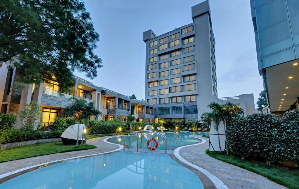 Boulevard 9 Luxury Resort & Spa Nadiad Екстер'єр фото
